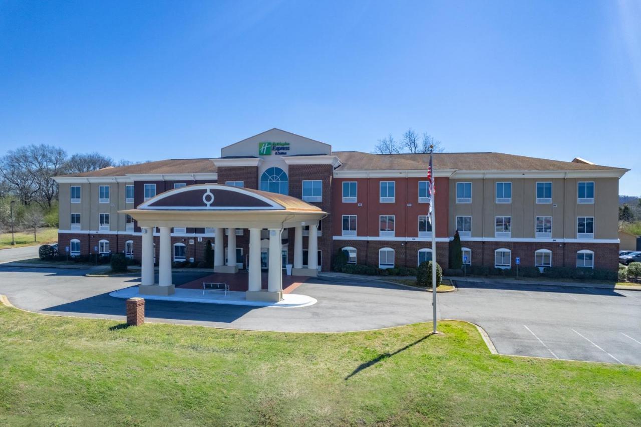 Holiday Inn Express Hotel & Suites Talladega By Ihg Exterior foto