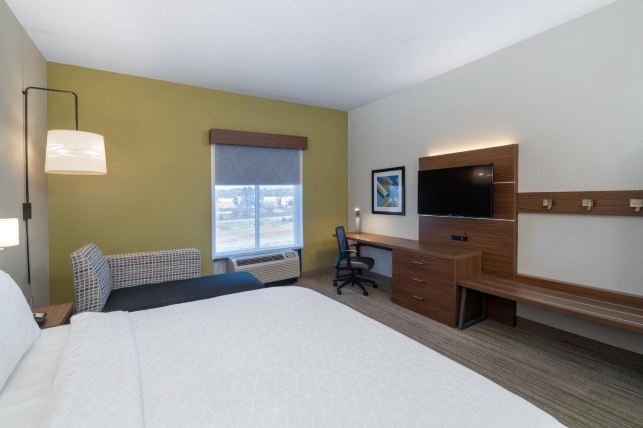 Holiday Inn Express Hotel & Suites Talladega By Ihg Exterior foto