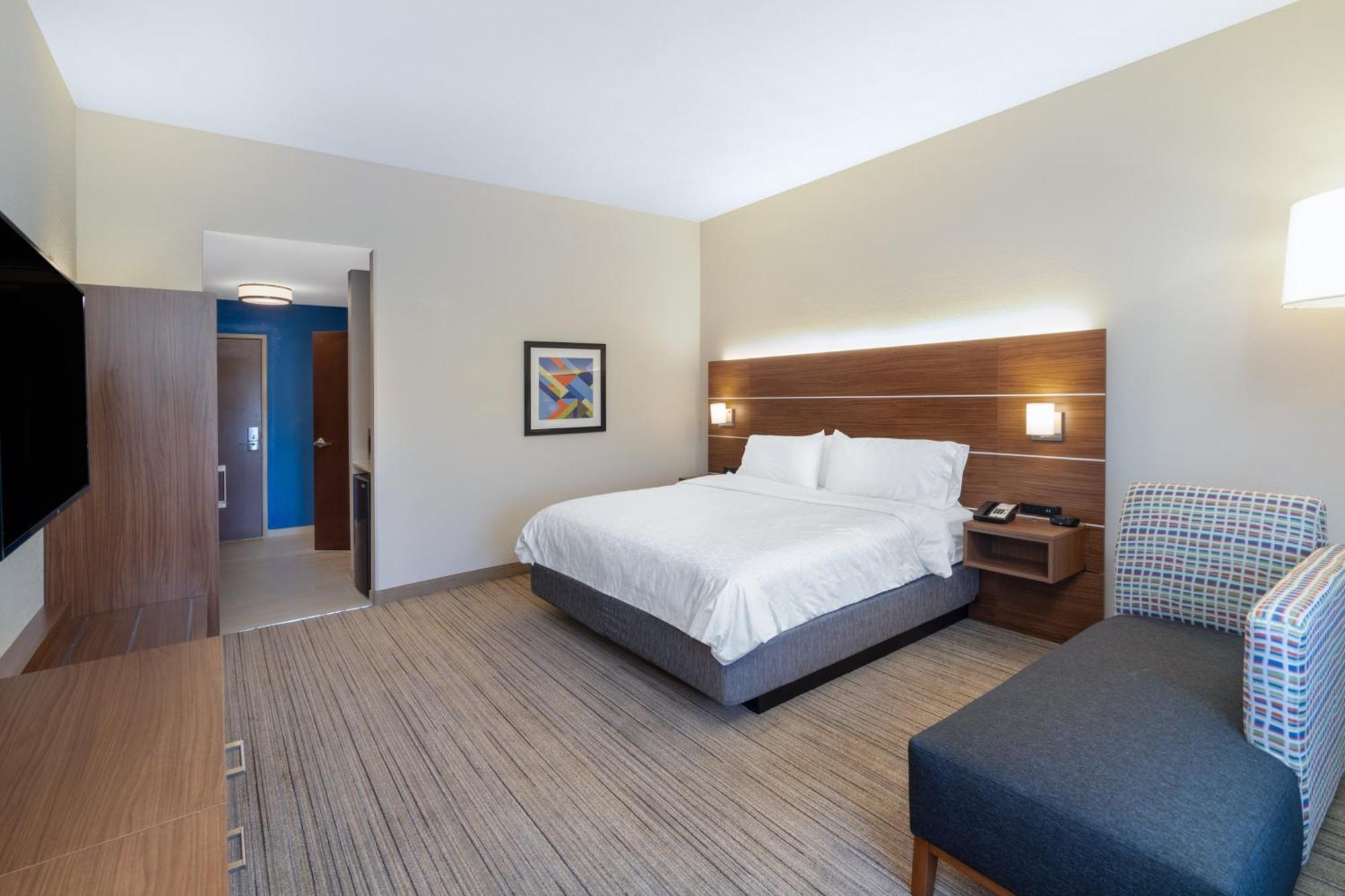 Holiday Inn Express Hotel & Suites Talladega By Ihg Exterior foto